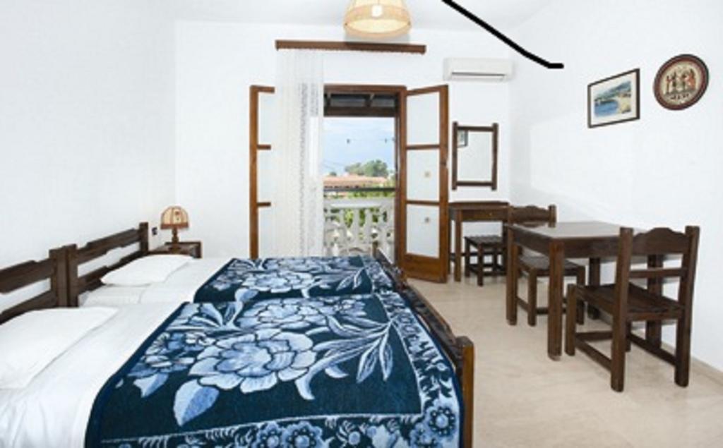 Tzilios Studios Acharavi  Habitación foto